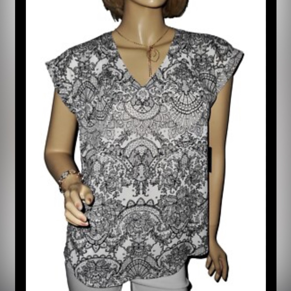 Simply Vera Vera Wang Boxy Graphic Black and White Blouse